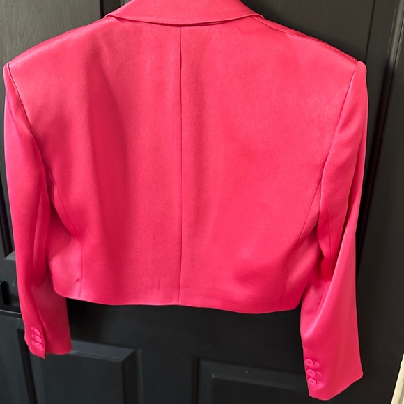 Alice and Olivia Cropped Satin Blazer - Picture 3 of 3